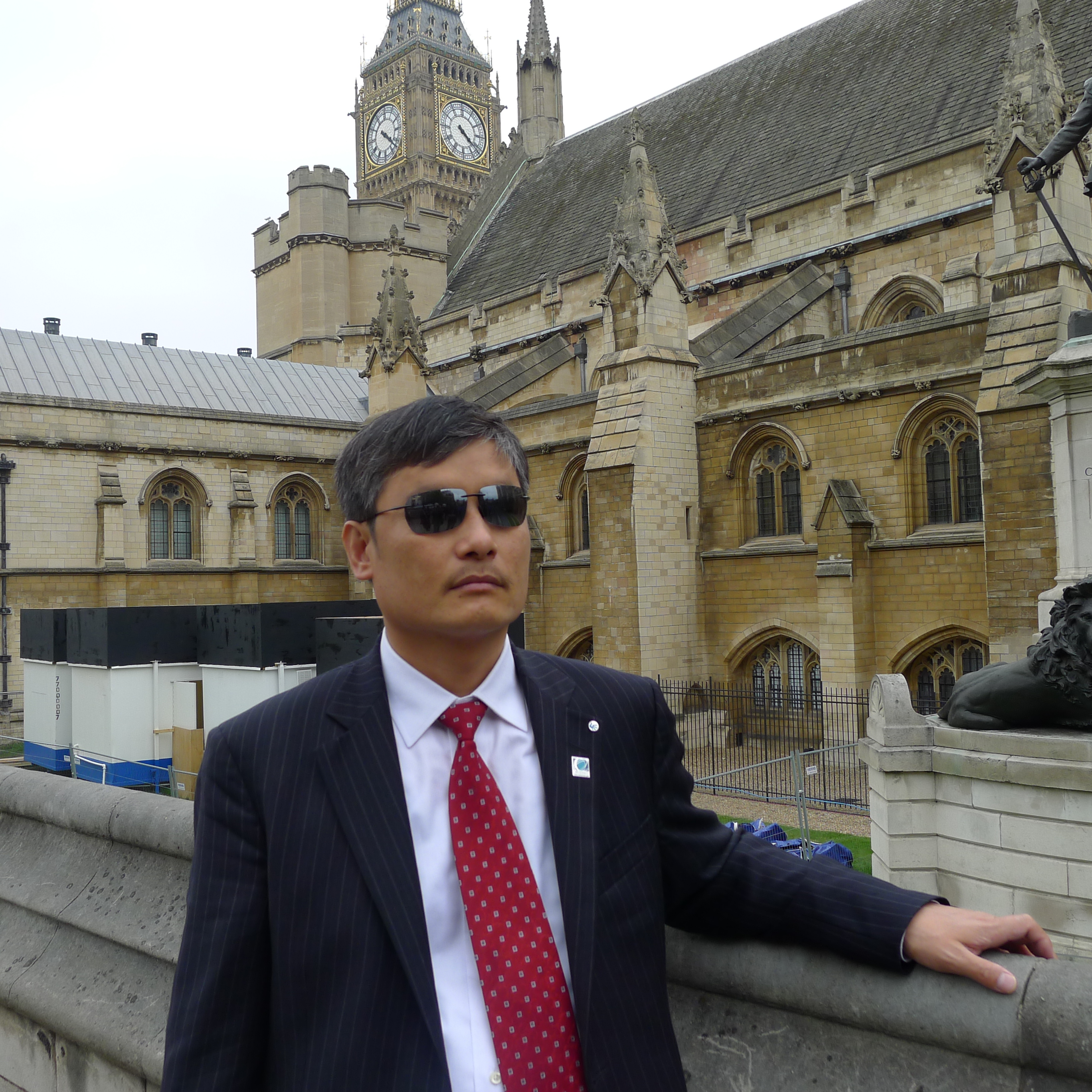 Chen Guangcheng arrives at Westminster: "It has taken a blind man to see what the world has refused to see."